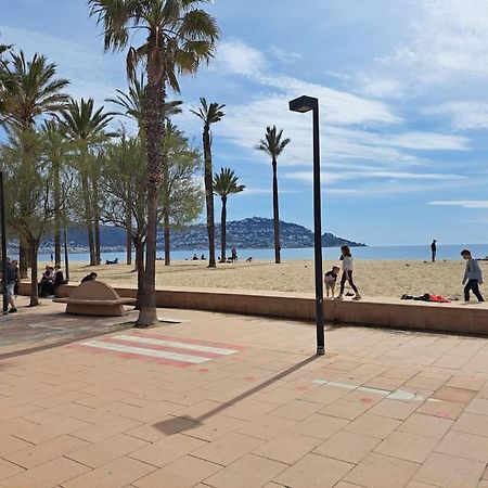 Holiday Center Apartamento Vistas Mar, Acceso Directo Playa Y Piscina Ρόζες Εξωτερικό φωτογραφία